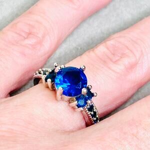 Blue Round Center Stone Side Blue Accent Stones 18K GP Cocktail Ring Size 5